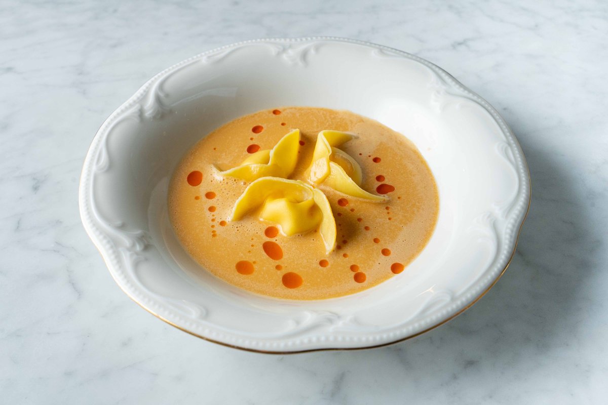 Биск с равиоли из копченой форели