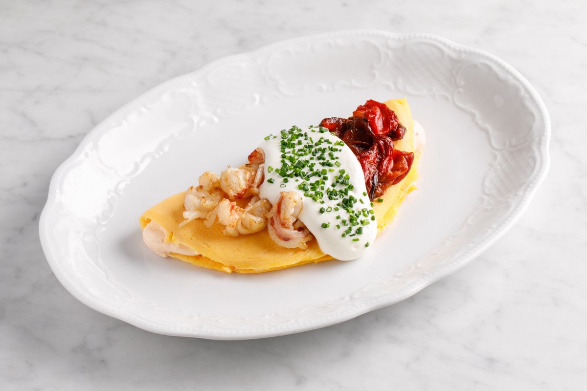 Омлет с лангустинами и печеной паприкой