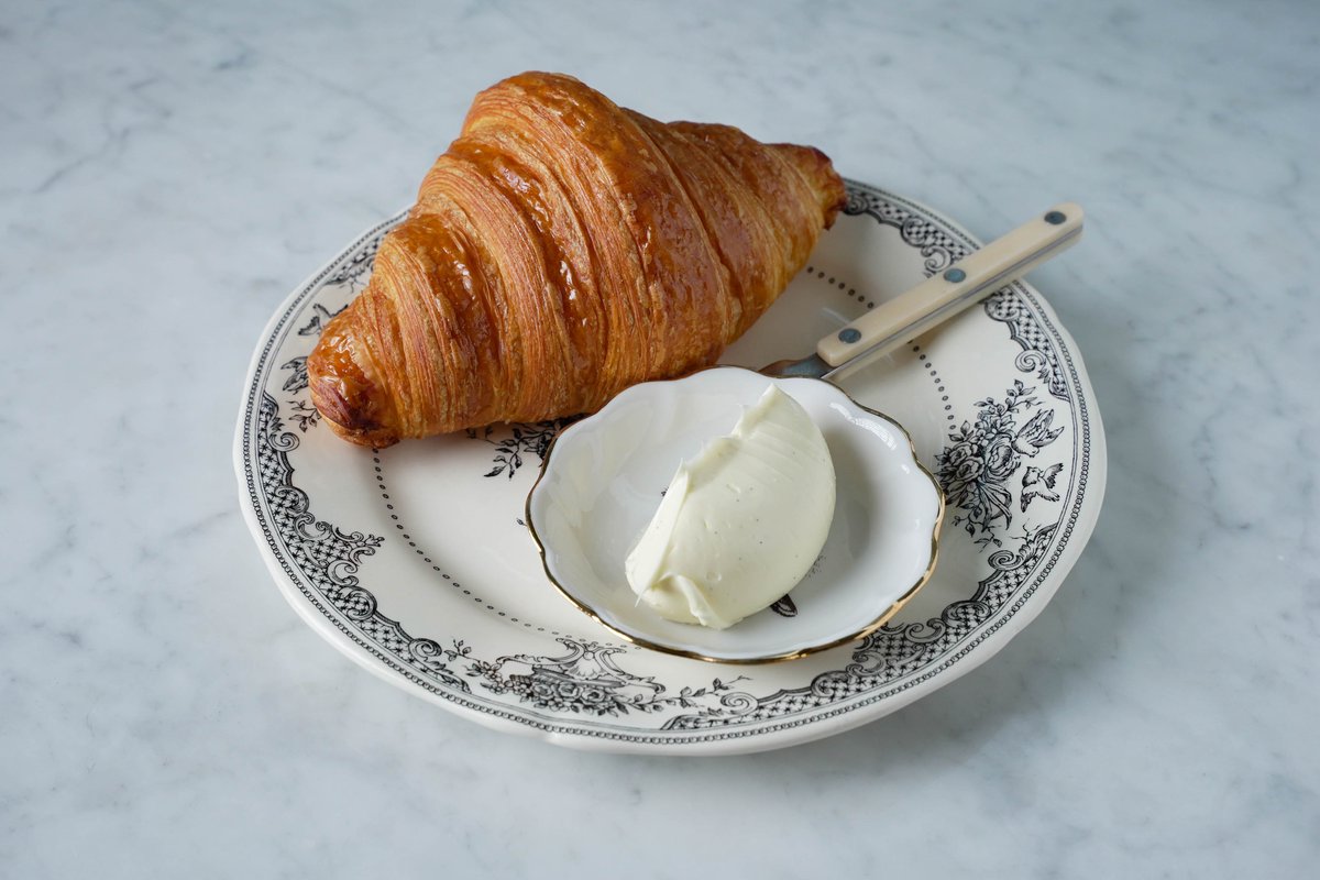 Круассан с ванильным маслом